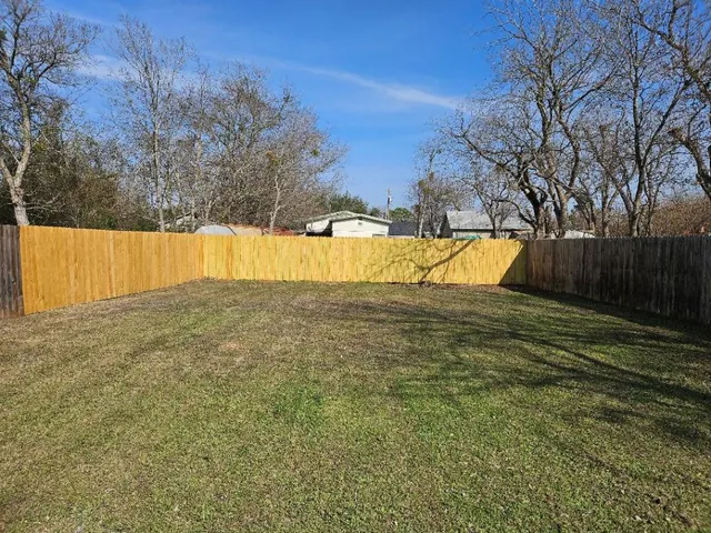 $1,390 | 105 Ila Street, Unit B, Elgin, TX 78621