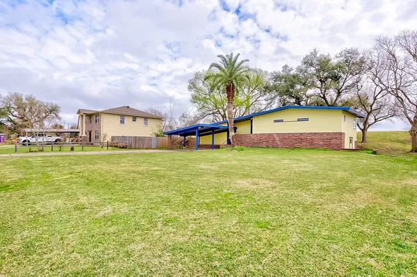 $4,200 | 4600 Lakeshore Drive, Port Arthur, TX 77642