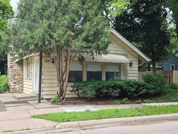 $89,900 | 2203 Cumberland Street, Rockford, IL 61103