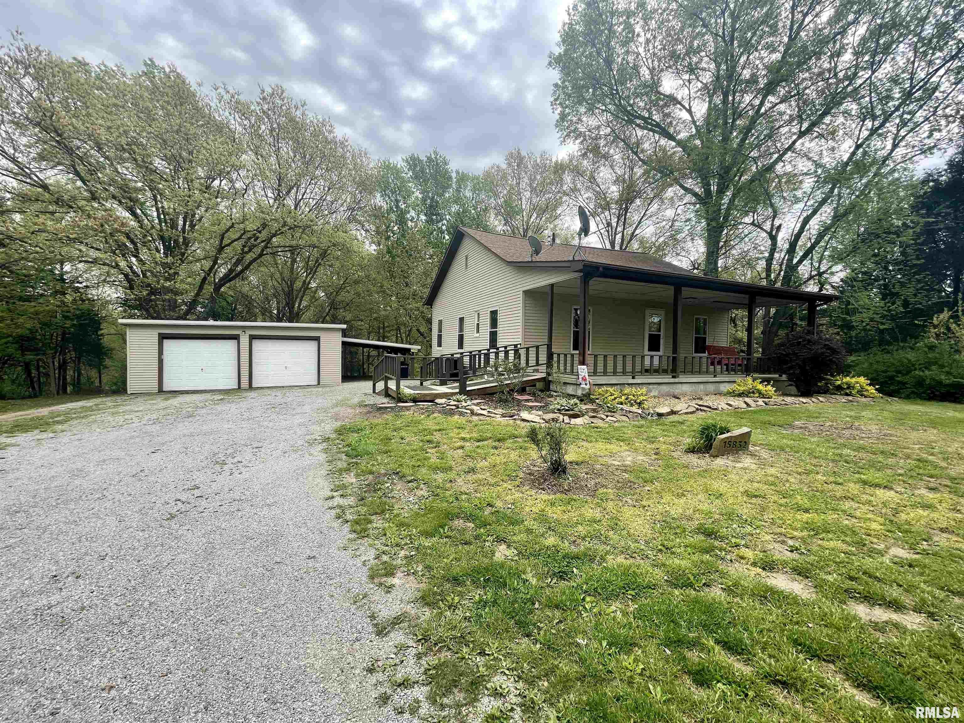 15832 Liberty School Road Marion, IL 62959 - Photo 2 of 32
