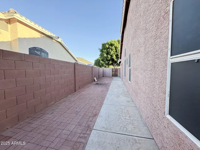 $2,695 | 6273 West Louise Drive, Glendale, AZ 85310