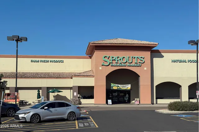 $2,695 | 6273 West Louise Drive, Glendale, AZ 85310