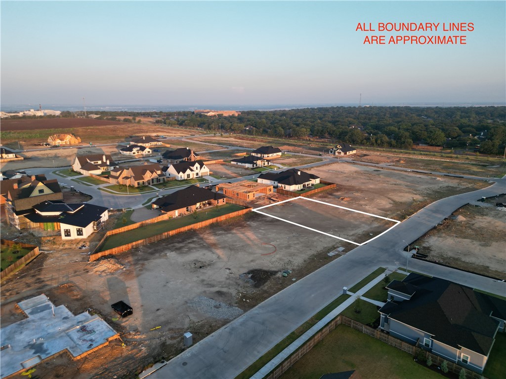 11010 King's Canyon Woodway, TX 76712 - Photo 2 of 3