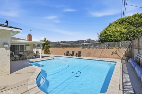 a view of a backyard with plants