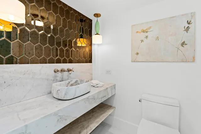 $27,400 | 101 North Clematis Street, Unit 412, West Palm Beach, FL 33401