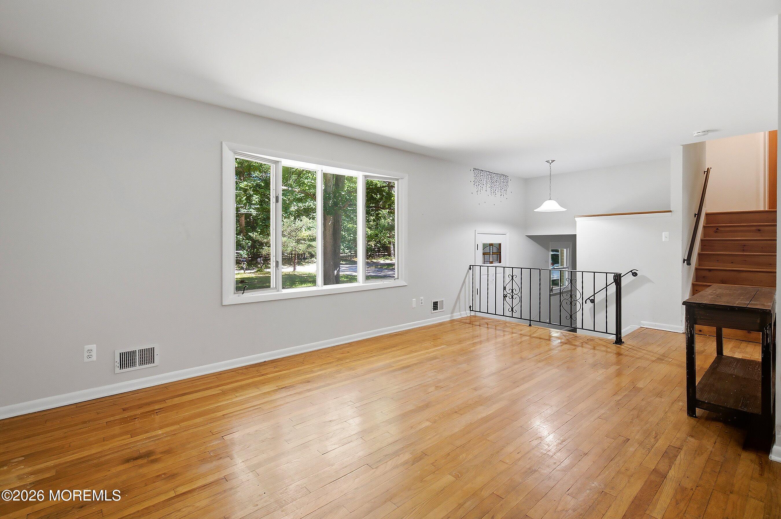 525 Goetz Lane Jackson, NJ 08527 - Photo 7 of 25 08-Living 1A