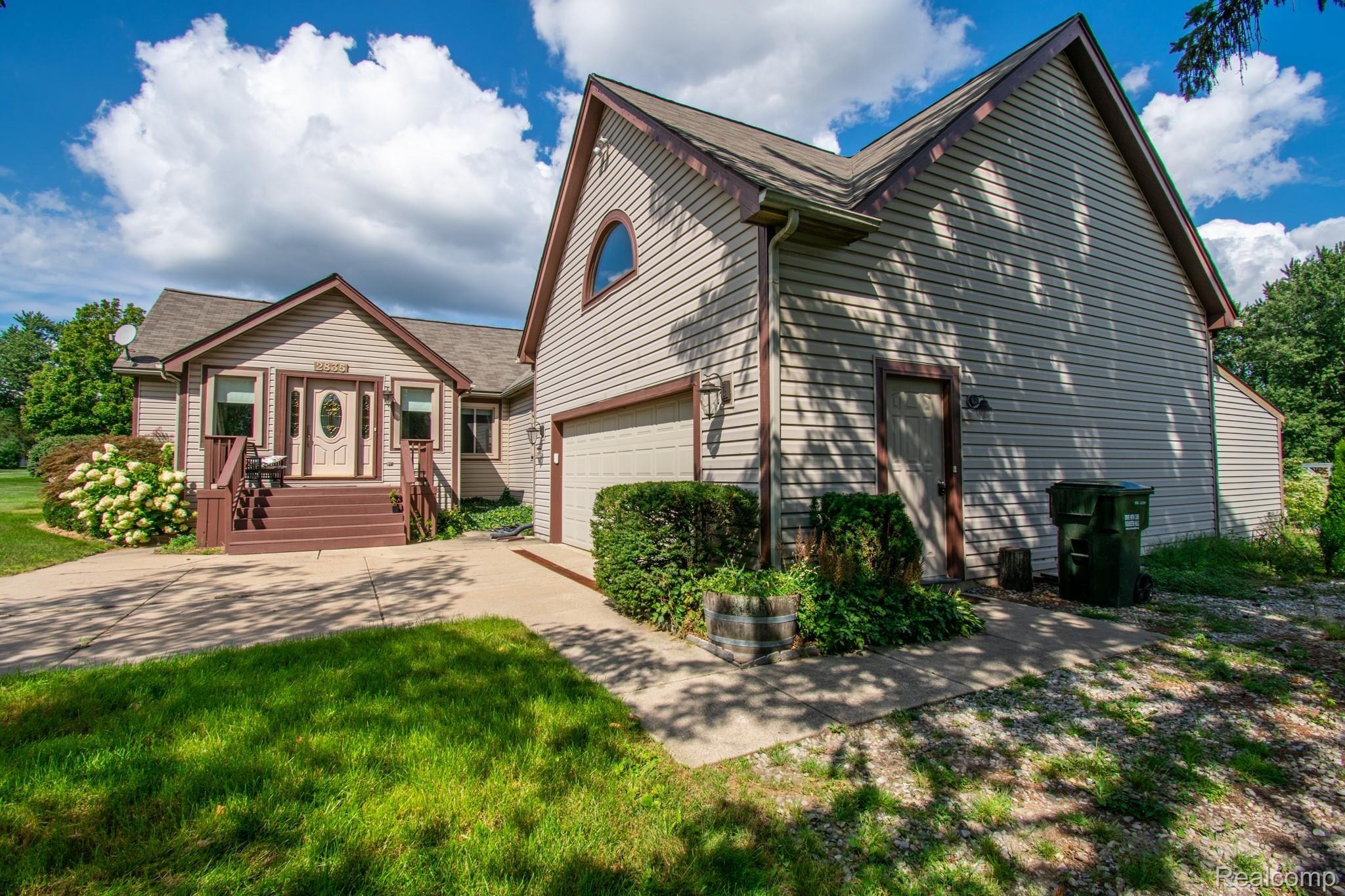 2835 Norton Lawn Street Rochester, MI 48307 - Photo 2 of 38 Front of house 4.jpg