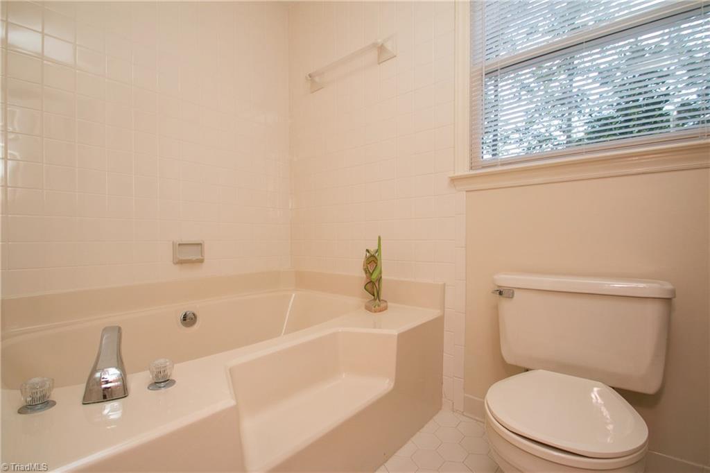 5600 Tanyard Court Oak Ridge, NC 27310 - Photo 18 of 27