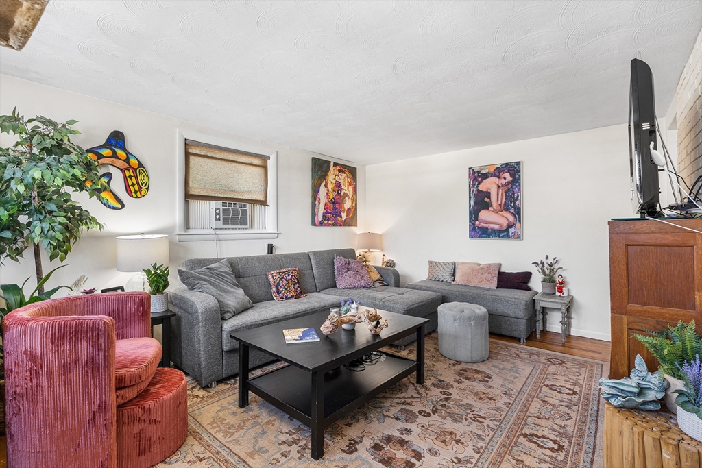 104 College Farm Road Waltham, MA 02451 - Photo 4 of 26