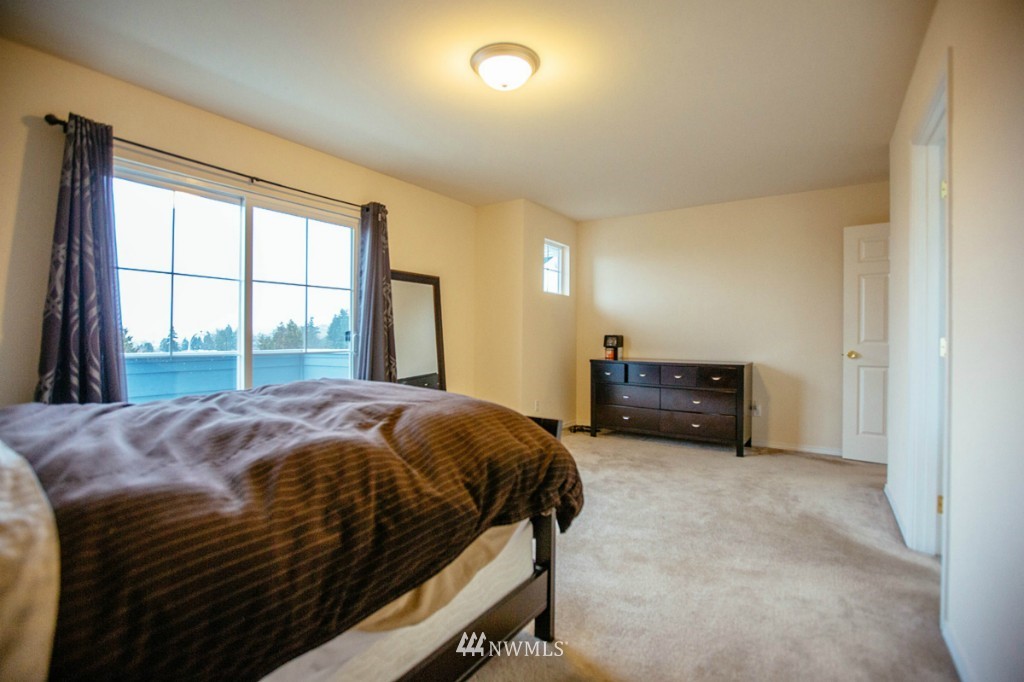 2010 Davis Avenue South Renton, WA 98055 - Photo 14 of 23