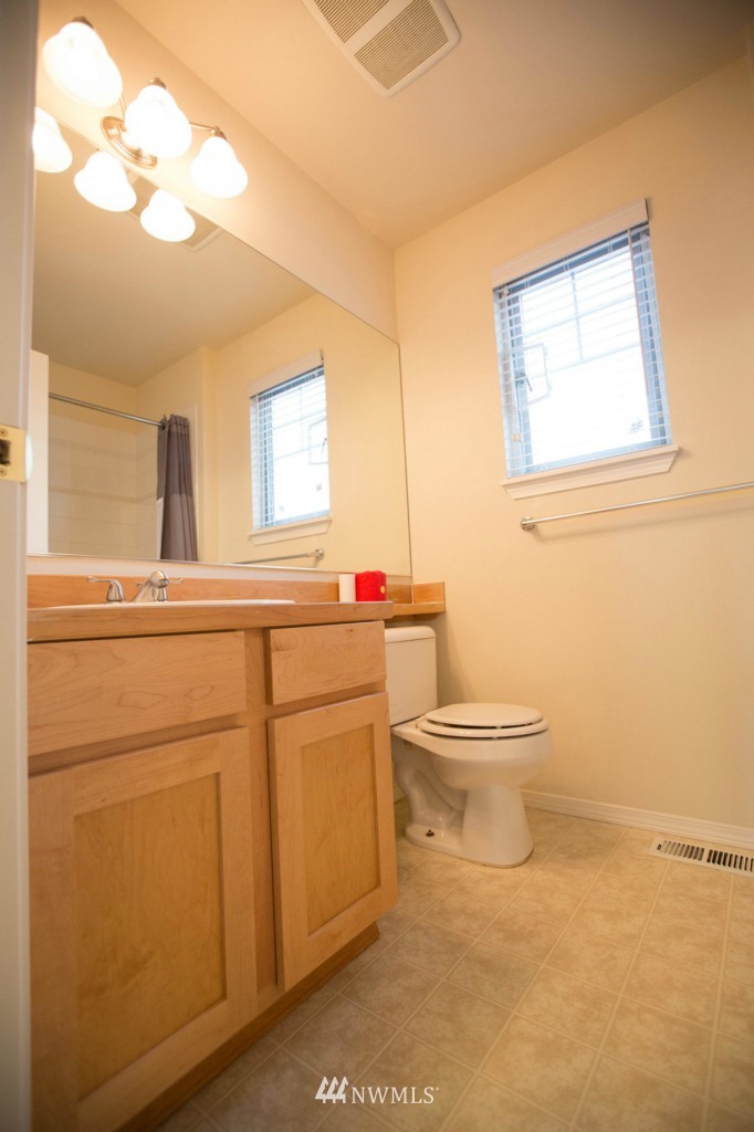 2010 Davis Avenue South Renton, WA 98055 - Photo 17 of 23