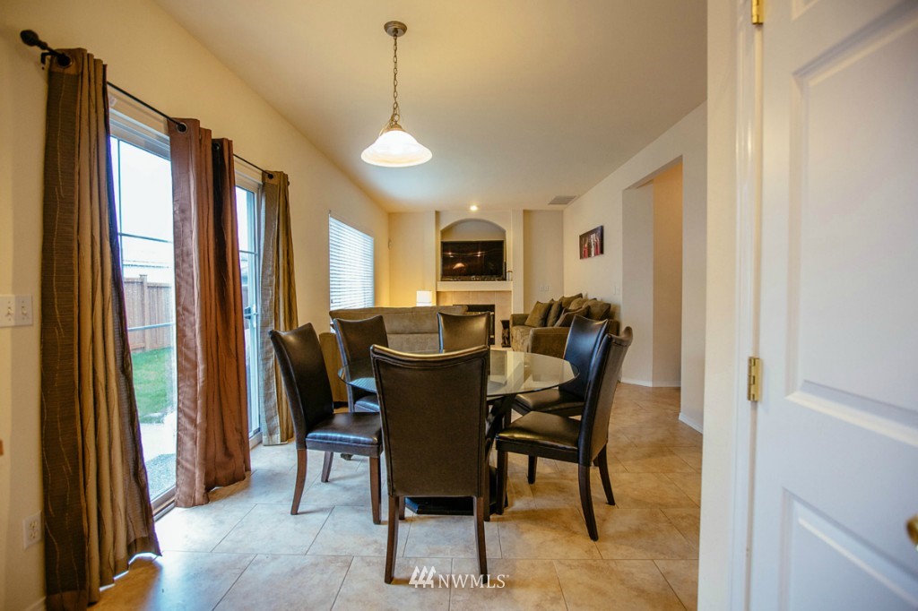 2010 Davis Avenue South Renton, WA 98055 - Photo 5 of 23