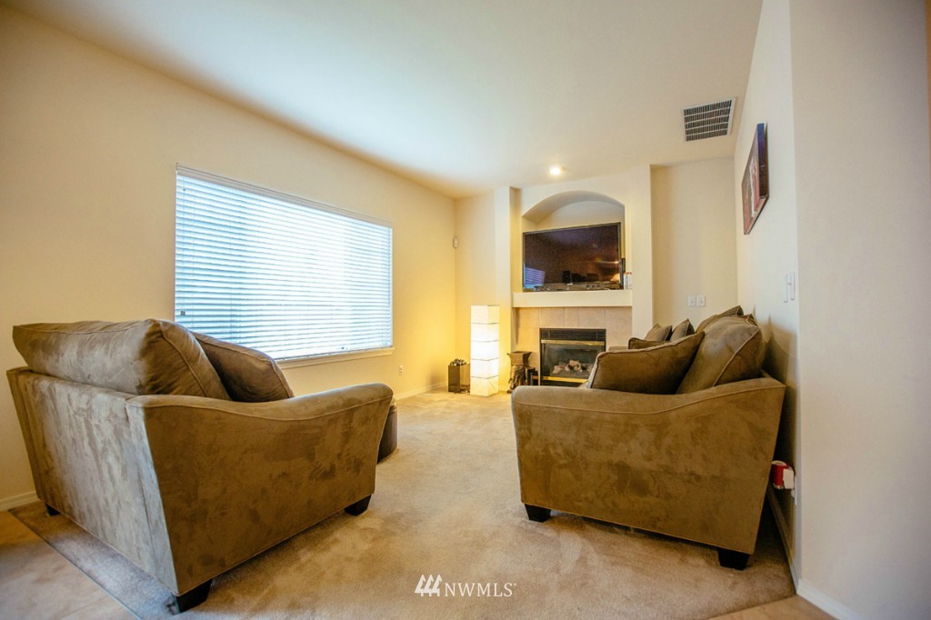 2010 Davis Avenue South Renton, WA 98055 - Photo 7 of 23