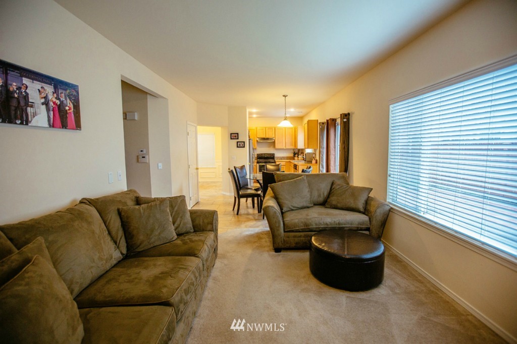 2010 Davis Avenue South Renton, WA 98055 - Photo 8 of 23