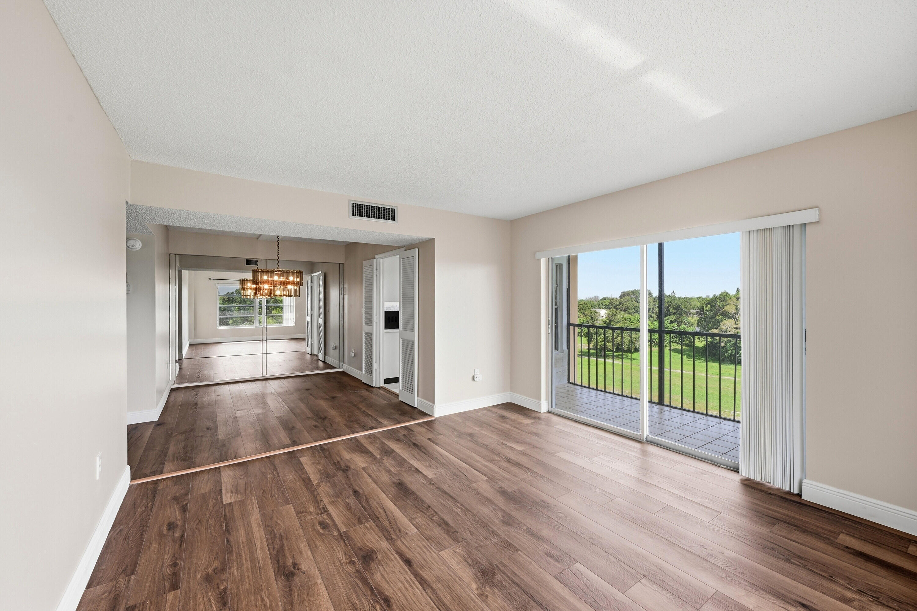 4158 Inverrary Drive, Unit 511 Lauderhill, FL 33319 - Photo 8 of 25 08_008_dsc_0540