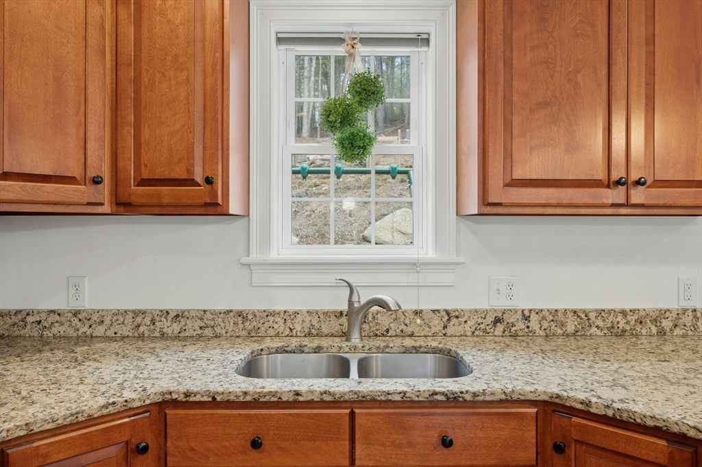 171 Whitins Road Sutton, MA 01590 - Photo 16 of 41 Gallery Image 16