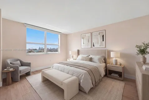 $1,200,000 | 90 Alton Road, Unit 1810, Miami Beach, FL 33139