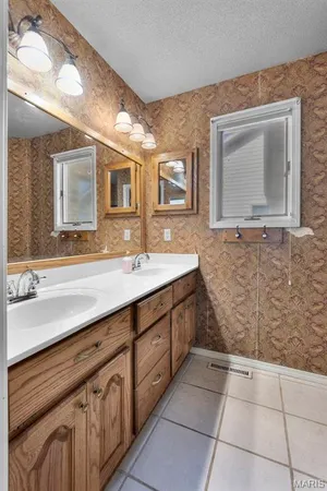 $260,000 | 2386 Bent Creek Drive, Jackson, MO 63755