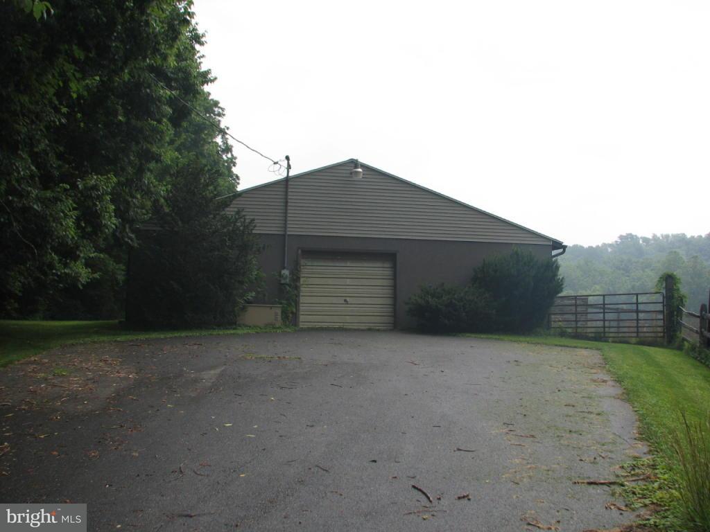280 Stricklers School Road York, PA 17406 - Photo 3 of 14 Gallery Image 3