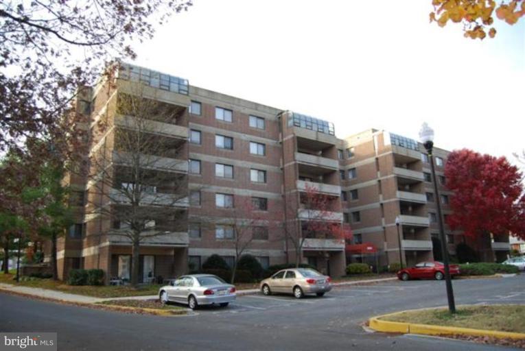 2903 Fallstaff Road, Unit 408 Baltimore, MD 21209 - Photo 6 of 8 a building view