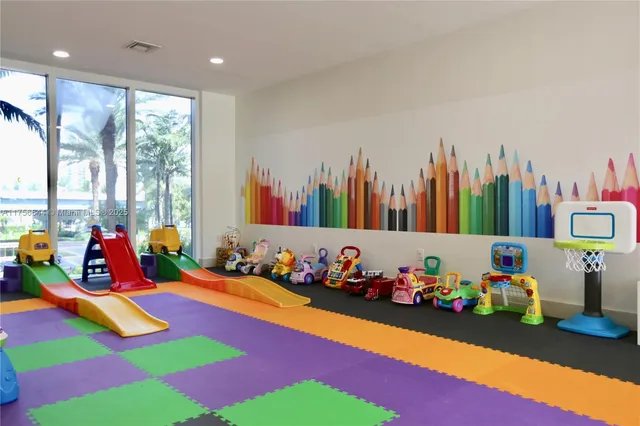 $1,280,000 | 19111 Collins Avenue, Unit 207, Sunny Isles Beach, FL 33160