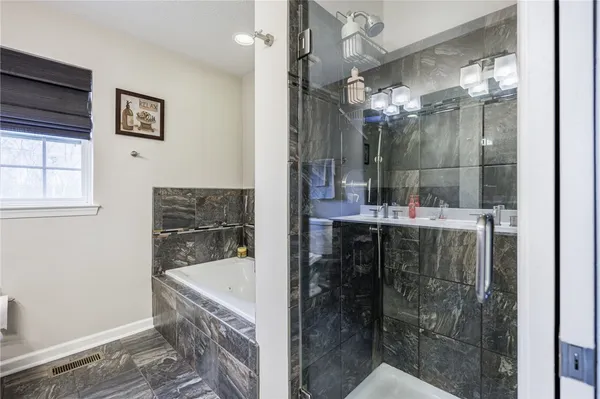 $399,900 | 929 Surrey Hill Way, Henrietta, NY 14623