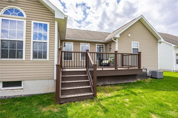 $399,900 | 929 Surrey Hill Way, Henrietta, NY 14623