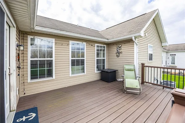 $399,900 | 929 Surrey Hill Way, Henrietta, NY 14623