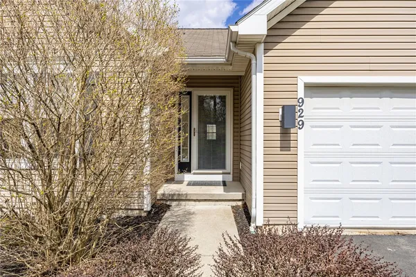 $399,900 | 929 Surrey Hill Way, Henrietta, NY 14623