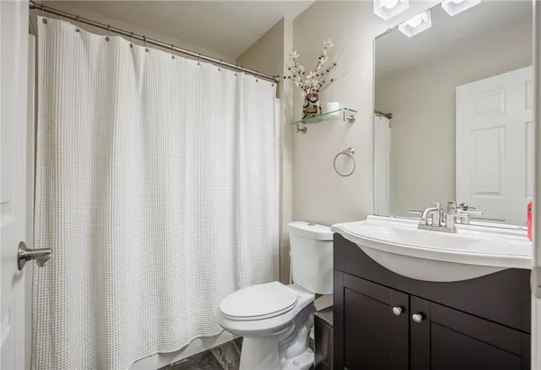 $399,900 | 929 Surrey Hill Way, Henrietta, NY 14623