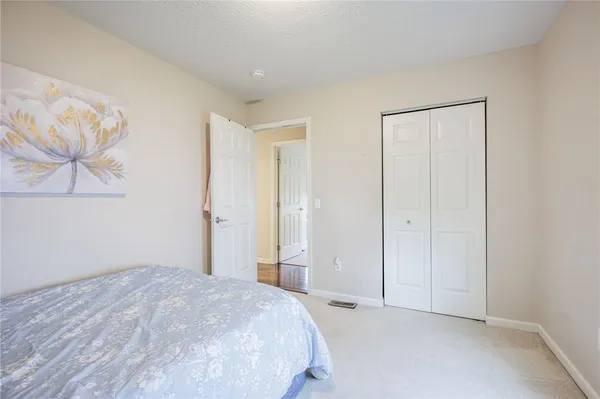 $399,900 | 929 Surrey Hill Way, Henrietta, NY 14623