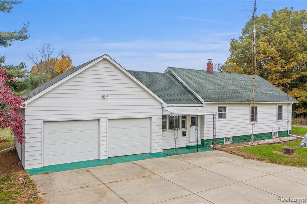 2658 Hawkins Road Jackson, MI 49201 - Photo 3 of 32