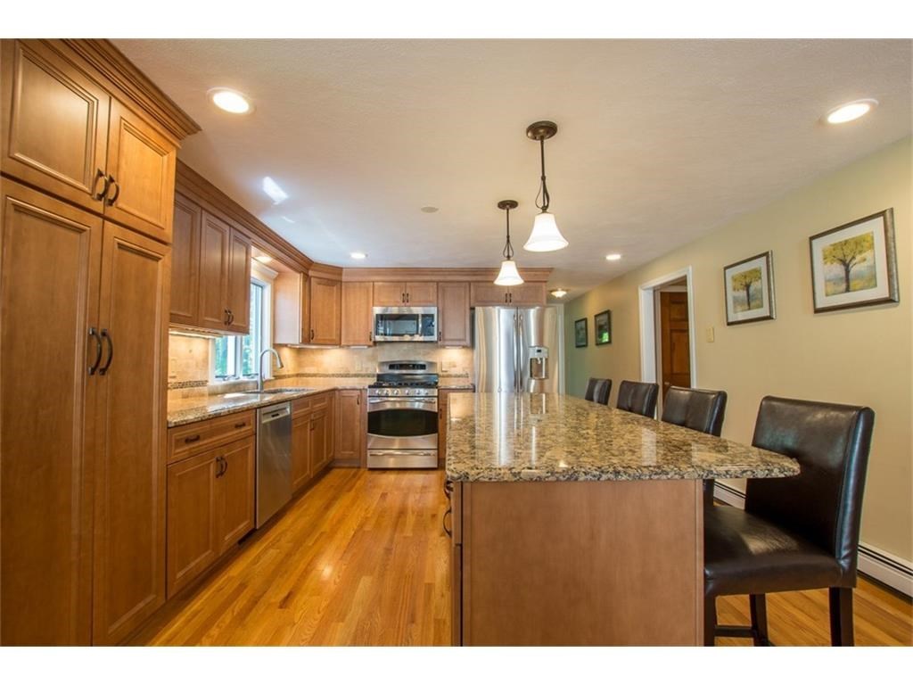 31 Cargill Road Cumberland, RI 02864 - Photo 7 of 27