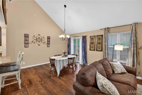 $279,900 | 2160 Hill Crest Drive, Highland, IL 62249