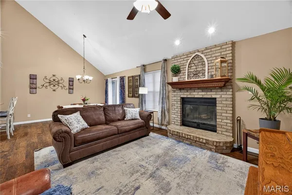 $279,900 | 2160 Hill Crest Drive, Highland, IL 62249