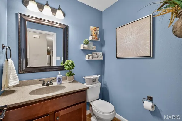 $279,900 | 2160 Hill Crest Drive, Highland, IL 62249