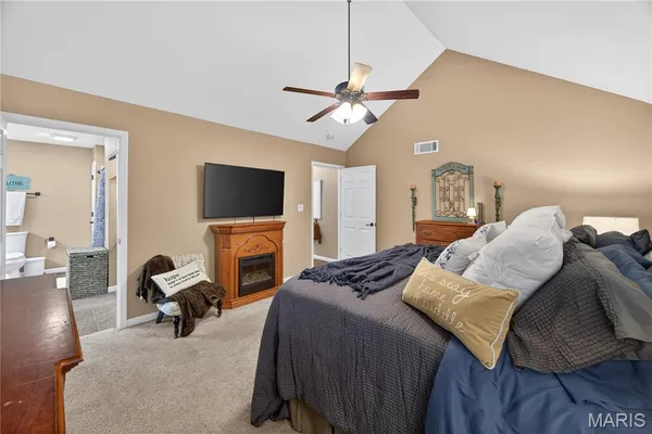 $279,900 | 2160 Hill Crest Drive, Highland, IL 62249