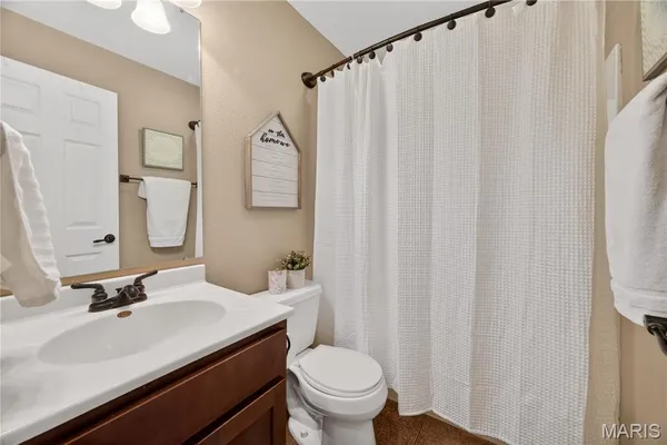 $279,900 | 2160 Hill Crest Drive, Highland, IL 62249