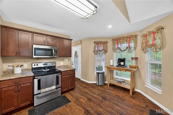 $279,900 | 2160 Hill Crest Drive, Highland, IL 62249
