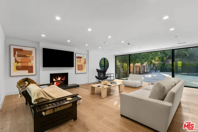 $29,995 | 343 Veteran Avenue, Los Angeles, CA 90024