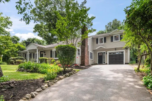 $1,149,000 | 8 Walnut Place, Huntington, NY 11743