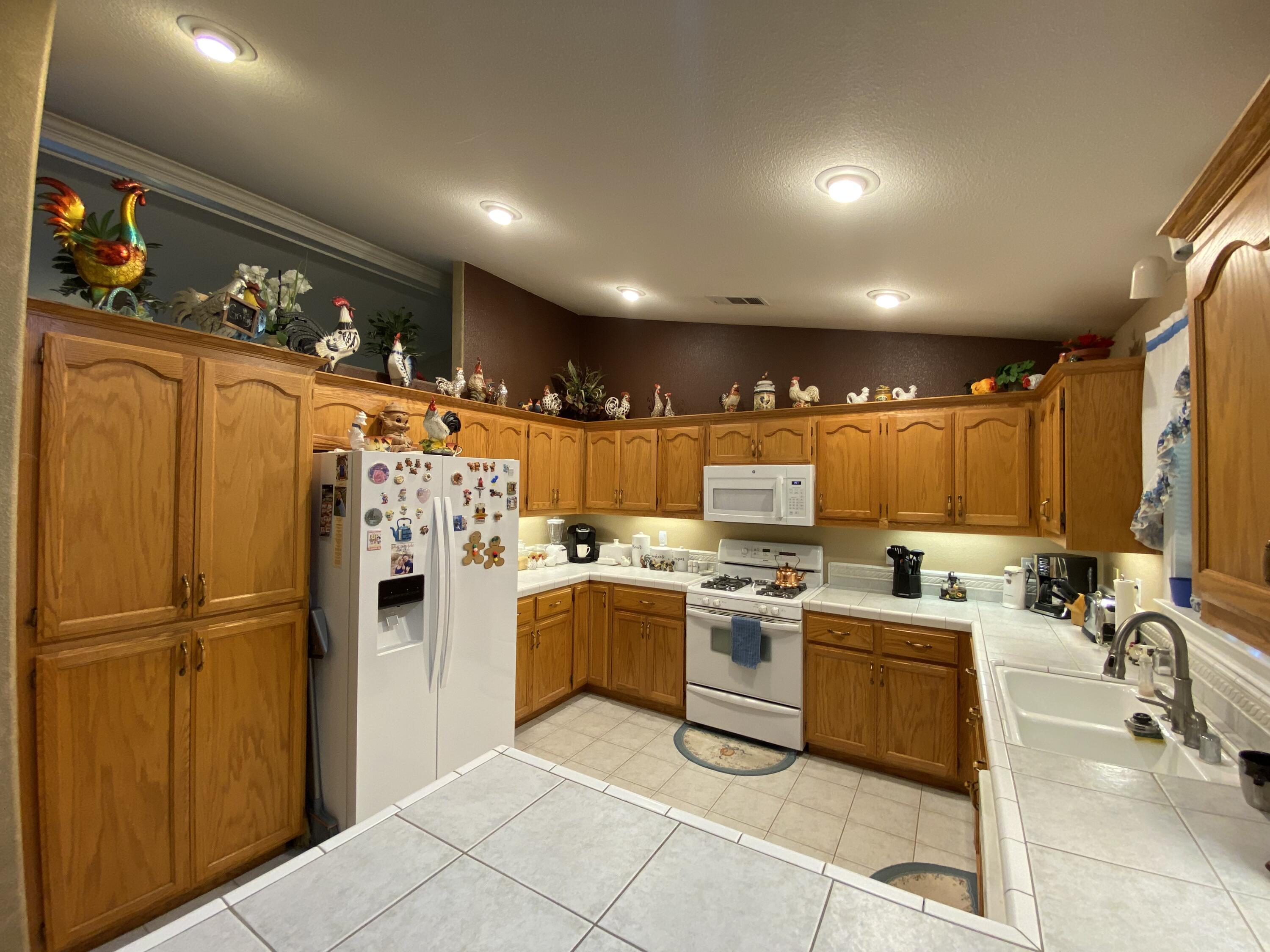 3974 Meadow Oak Way Redding, CA 96002 - Photo 5 of 16 IMG_8254