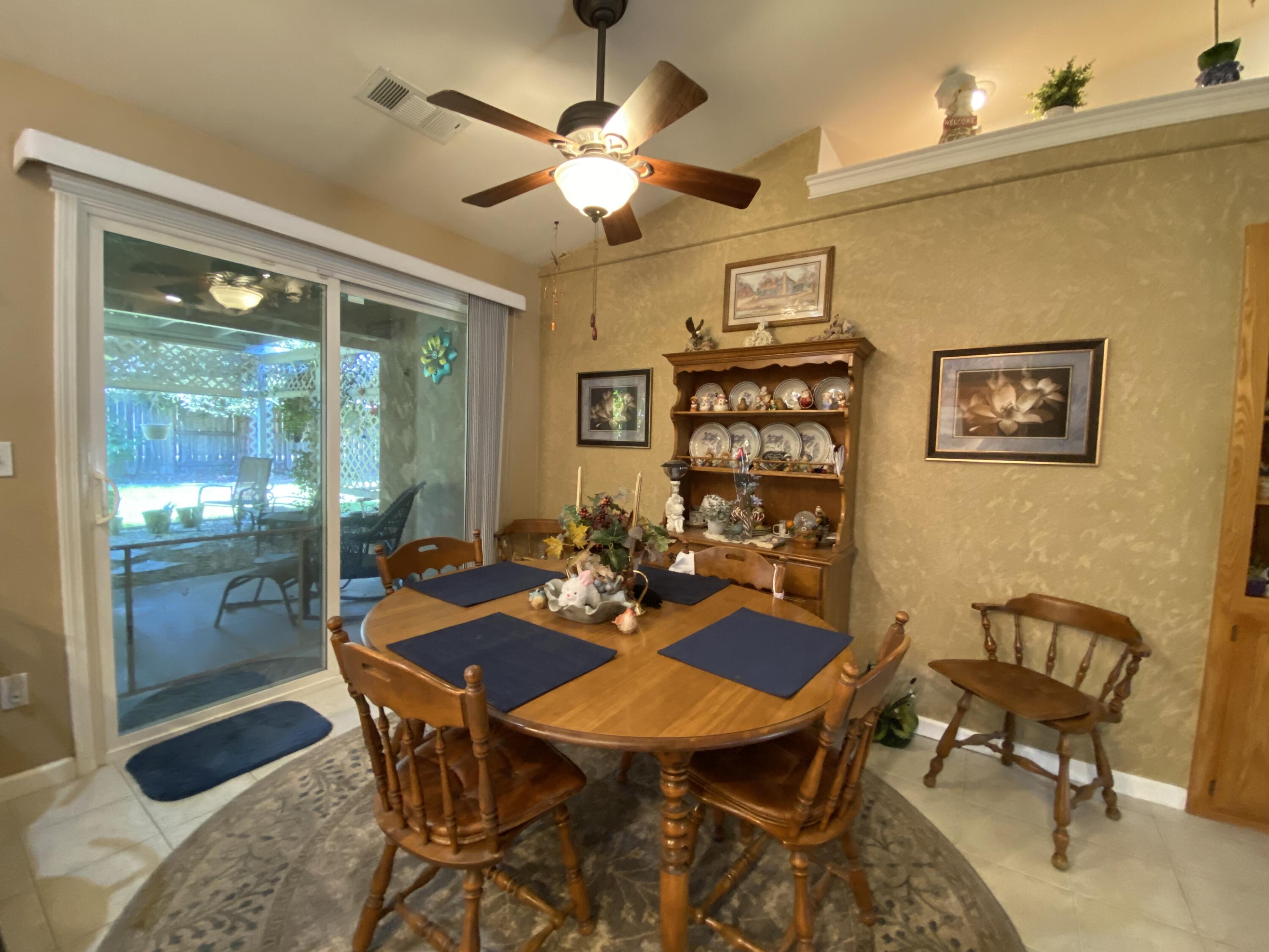 3974 Meadow Oak Way Redding, CA 96002 - Photo 6 of 16 IMG_8256