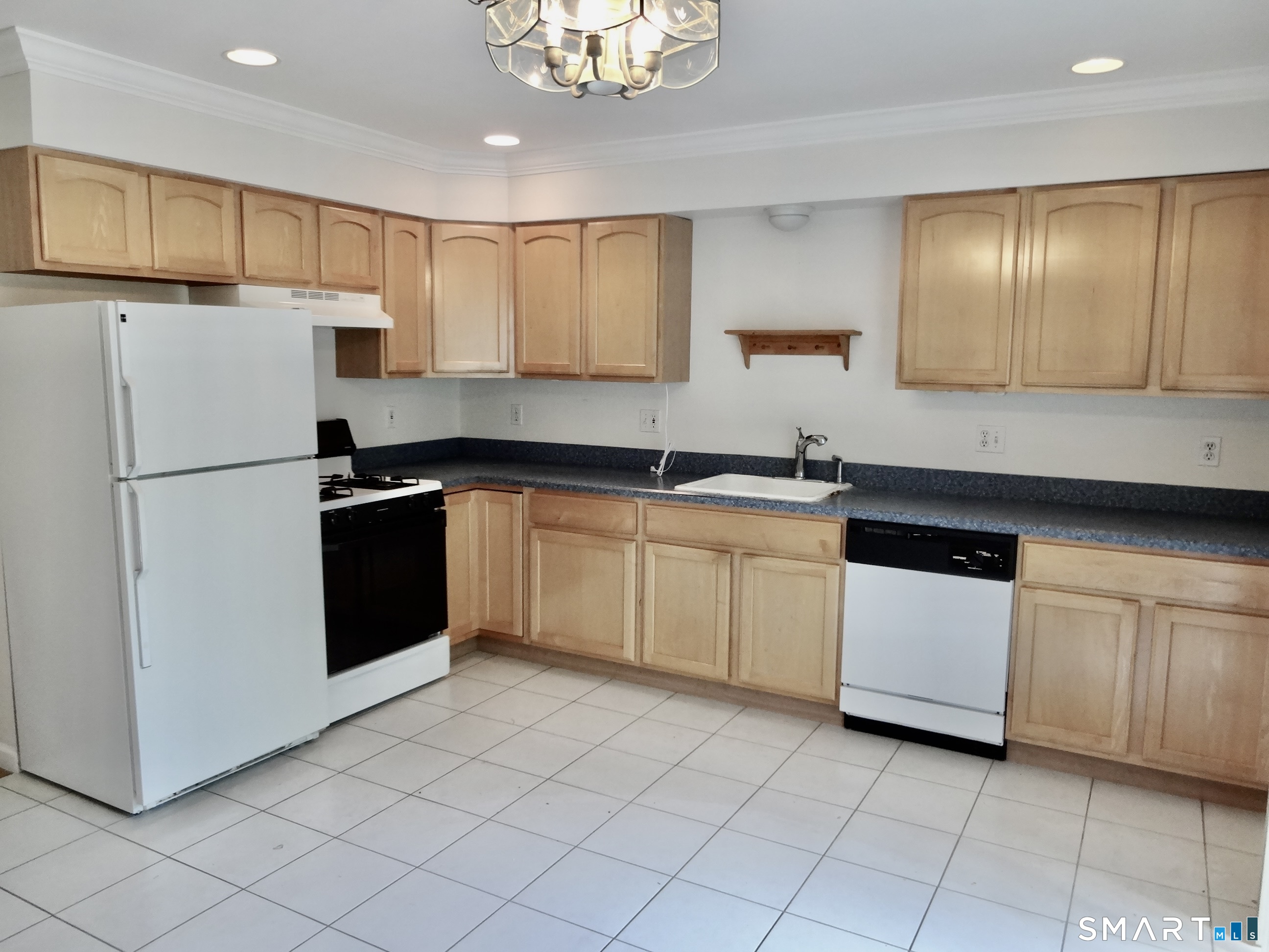 39 Coram Road, Unit 15 Shelton, CT 06484 - Photo 12 of 23