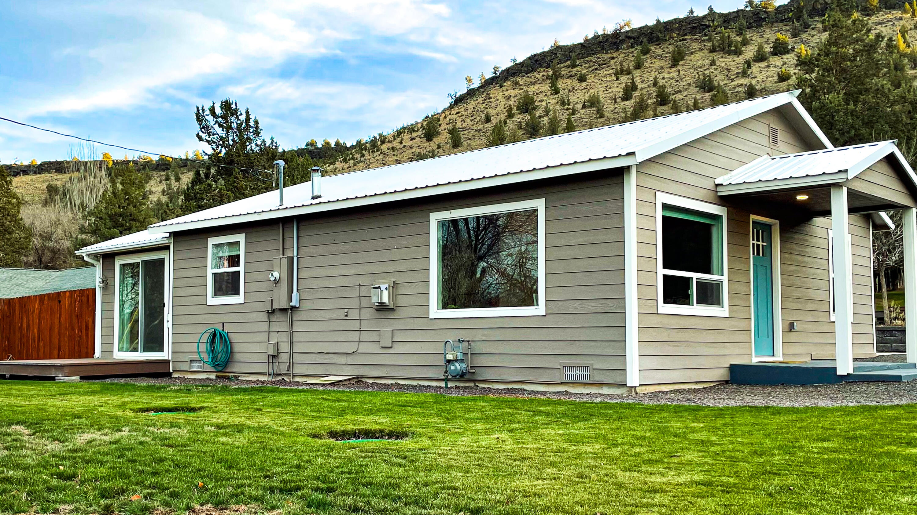 1098 Southwest Crestview Road Prineville, OR 97754 - Photo 21 of 26 Patio