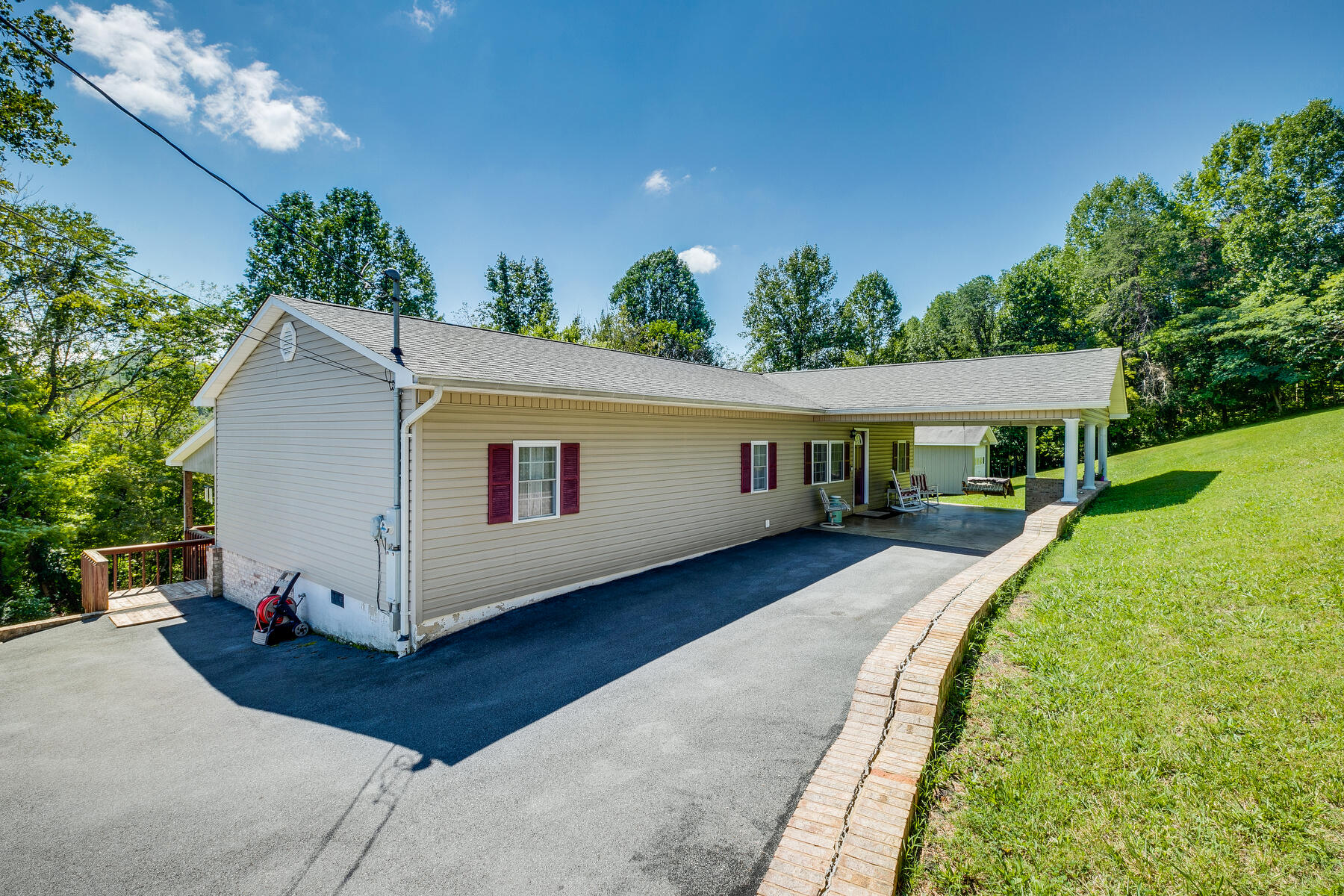 726 Rector Drive Kingsport, TN 37660 - Photo 3 of 38 003