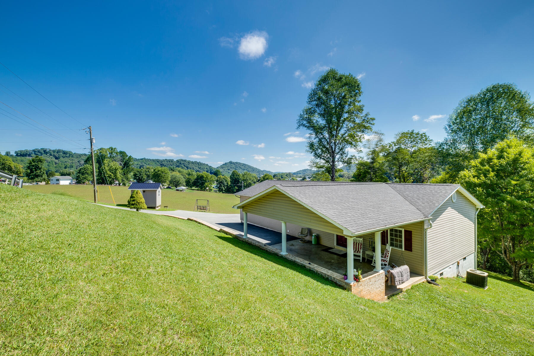 726 Rector Drive Kingsport, TN 37660 - Photo 4 of 38 004