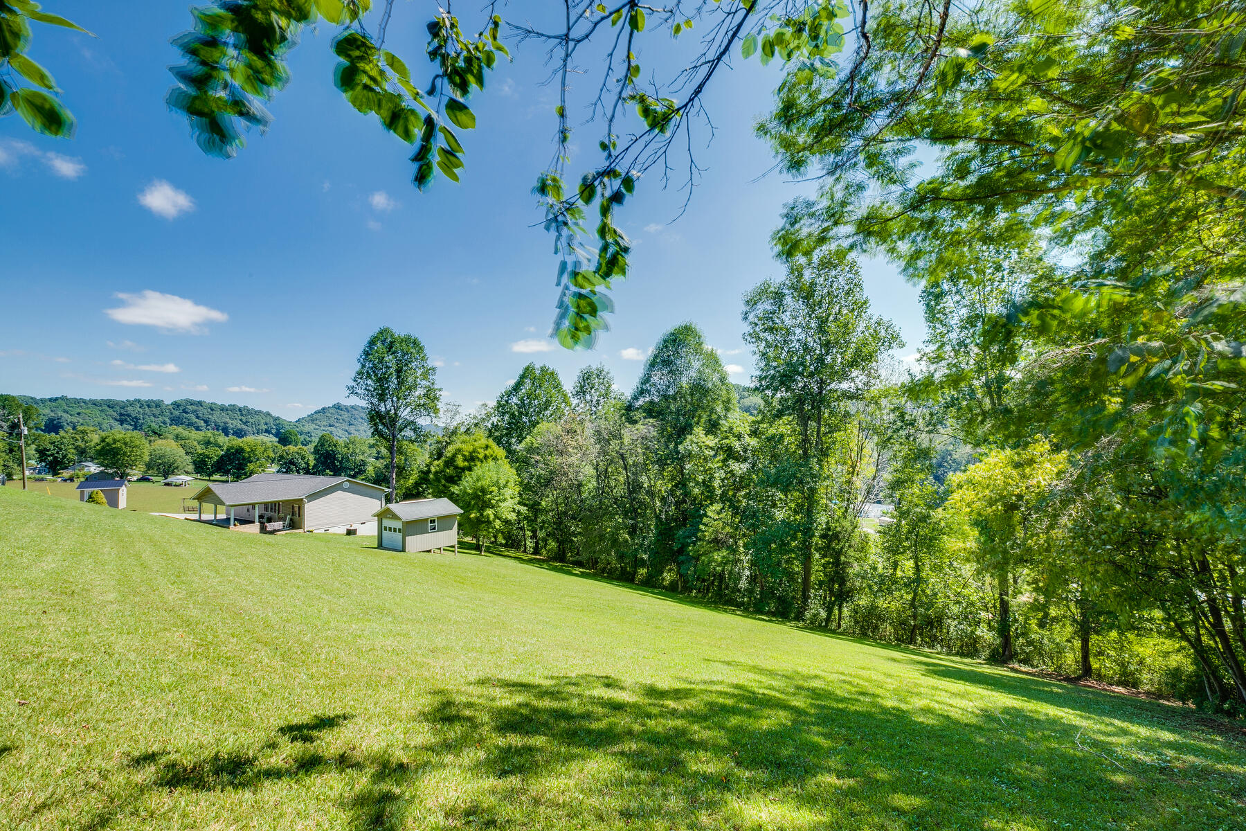 726 Rector Drive Kingsport, TN 37660 - Photo 5 of 38 005