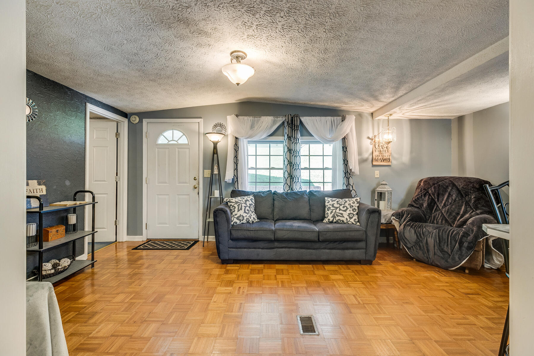726 Rector Drive Kingsport, TN 37660 - Photo 9 of 38 009