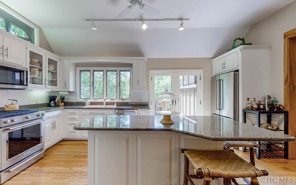 67 Sequoyah Ridge Road Highlands, NC 28741 - Photo 12 of 45 Gallery Image 12